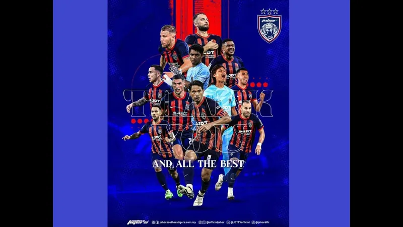 Hậu vệ Johor DT ngăn chặn cầu thủ Shan Utd tiếp cận khung thành